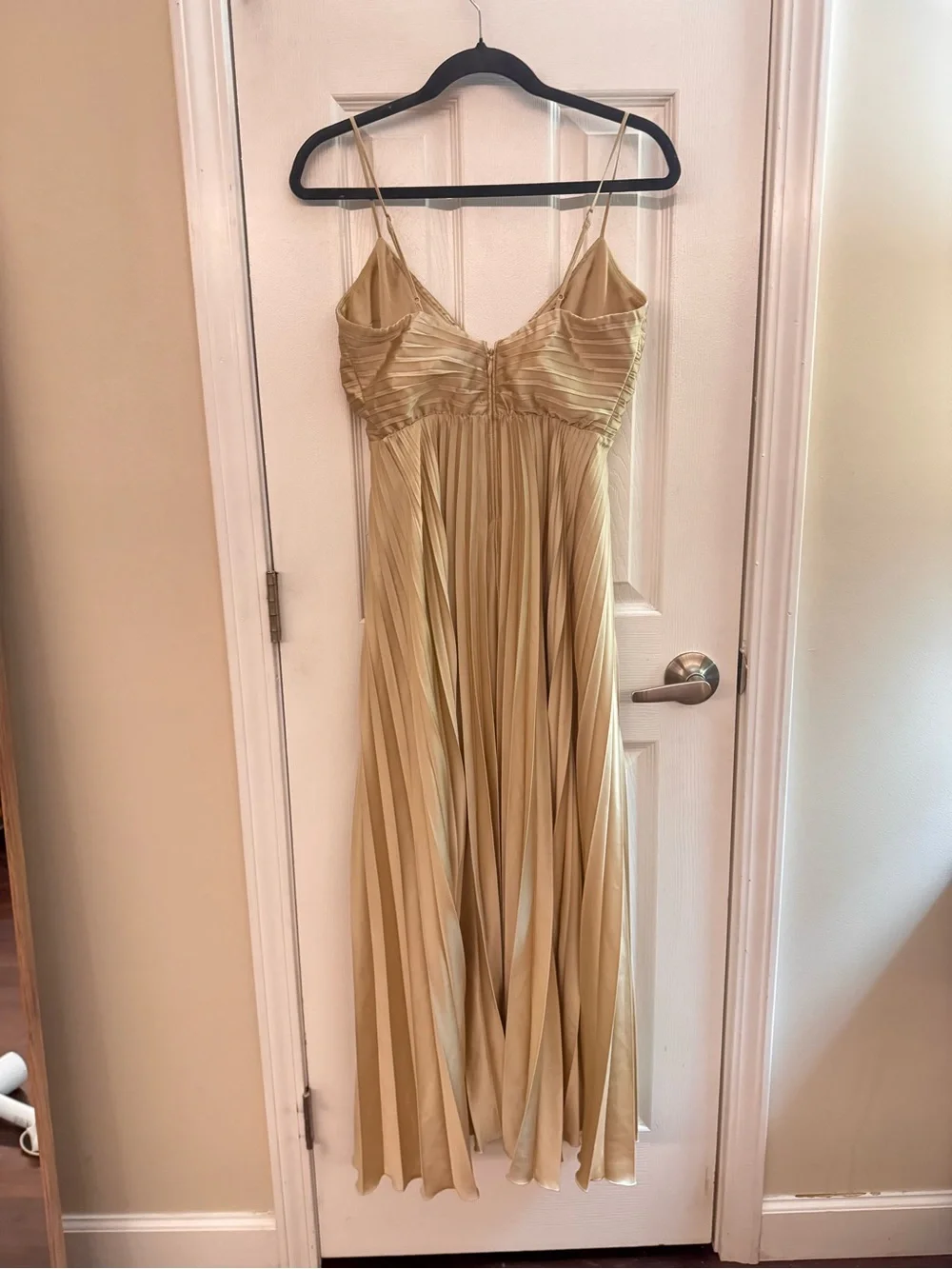 ABERCROMBIE & FITCH Giselle Pleated Gold Satin Maxi Dress Size Small